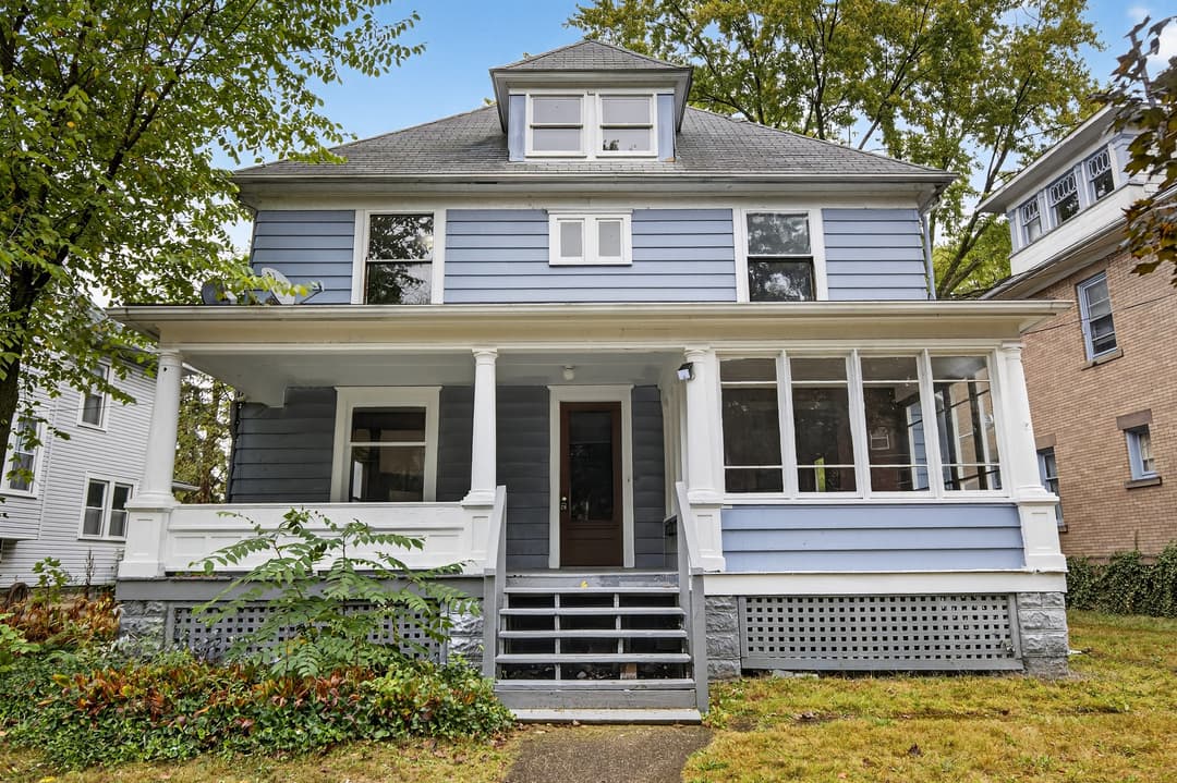 93 Oakdale Ave, Akron, OH 44302